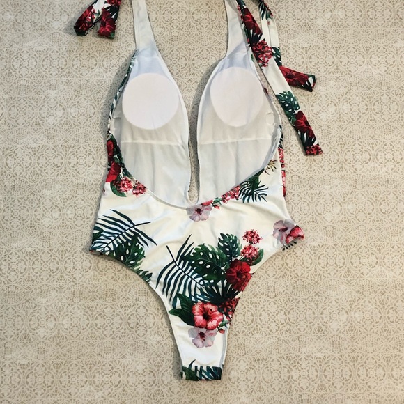 New Tropical Print One Piece Swimsuit - Picture 4 of 6
